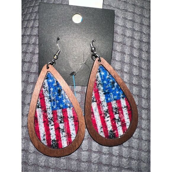 American Flag Wooden Ear Earrings Vintage appearance teardrop - Picture 1 of 3